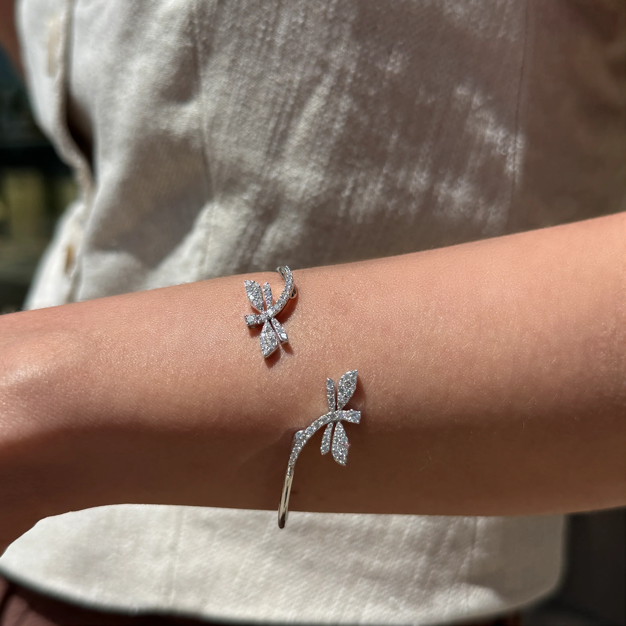 WHITE DIAMOND BANGLE BRACELET - Image 5