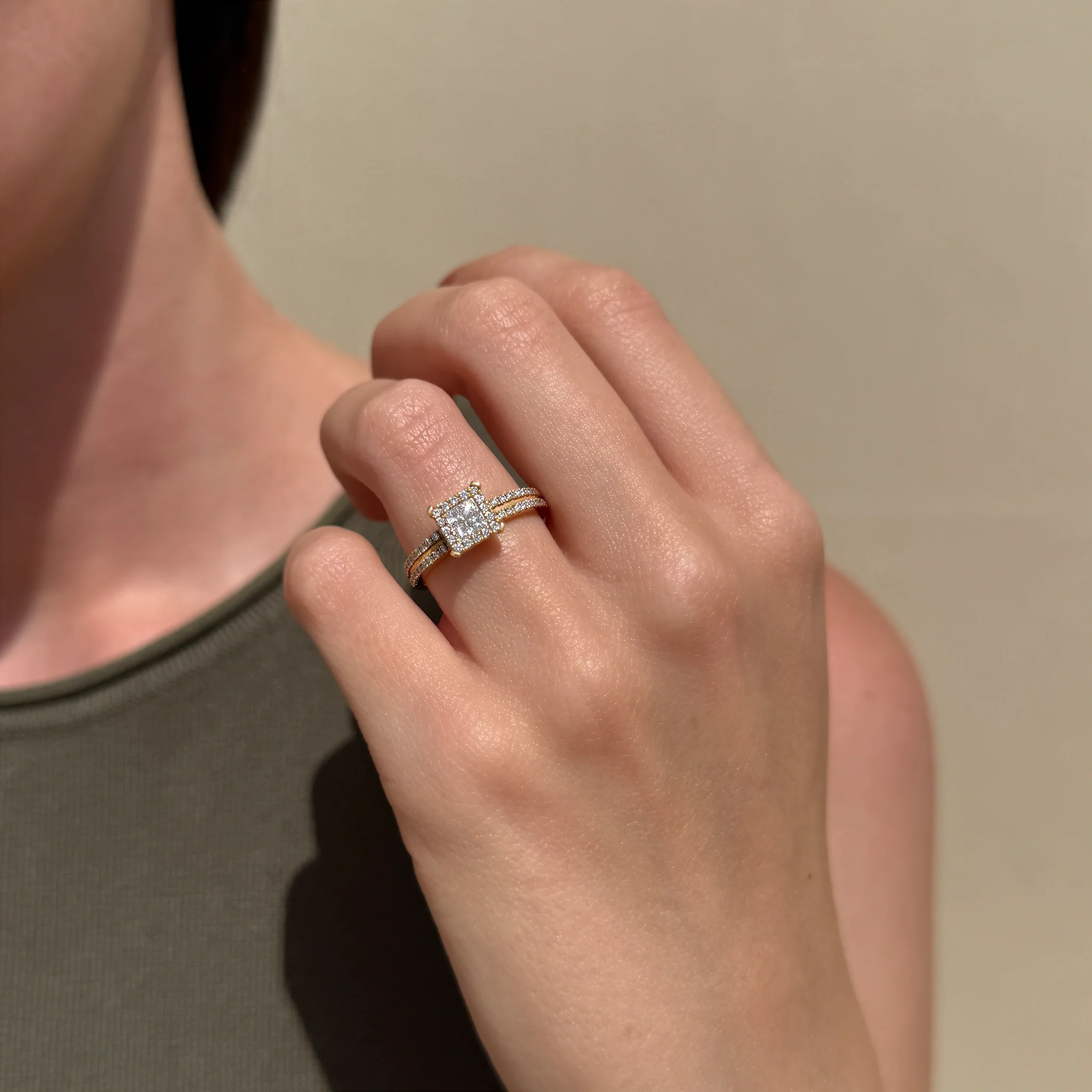 WHITE DIAMOND CLUSTER RING - Image 4