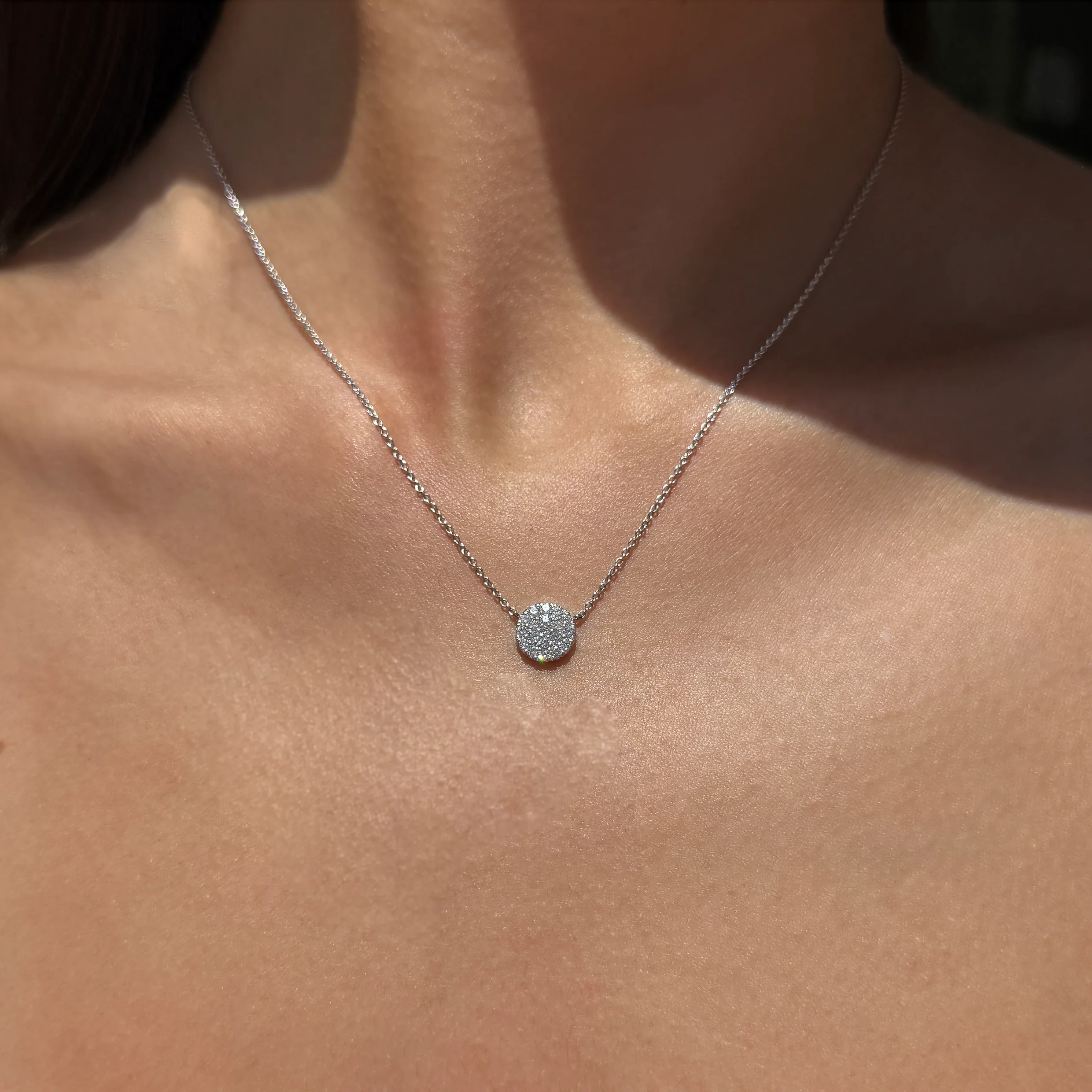 WHITE DIAMOND CLUSTER NECKLACE - Image 4