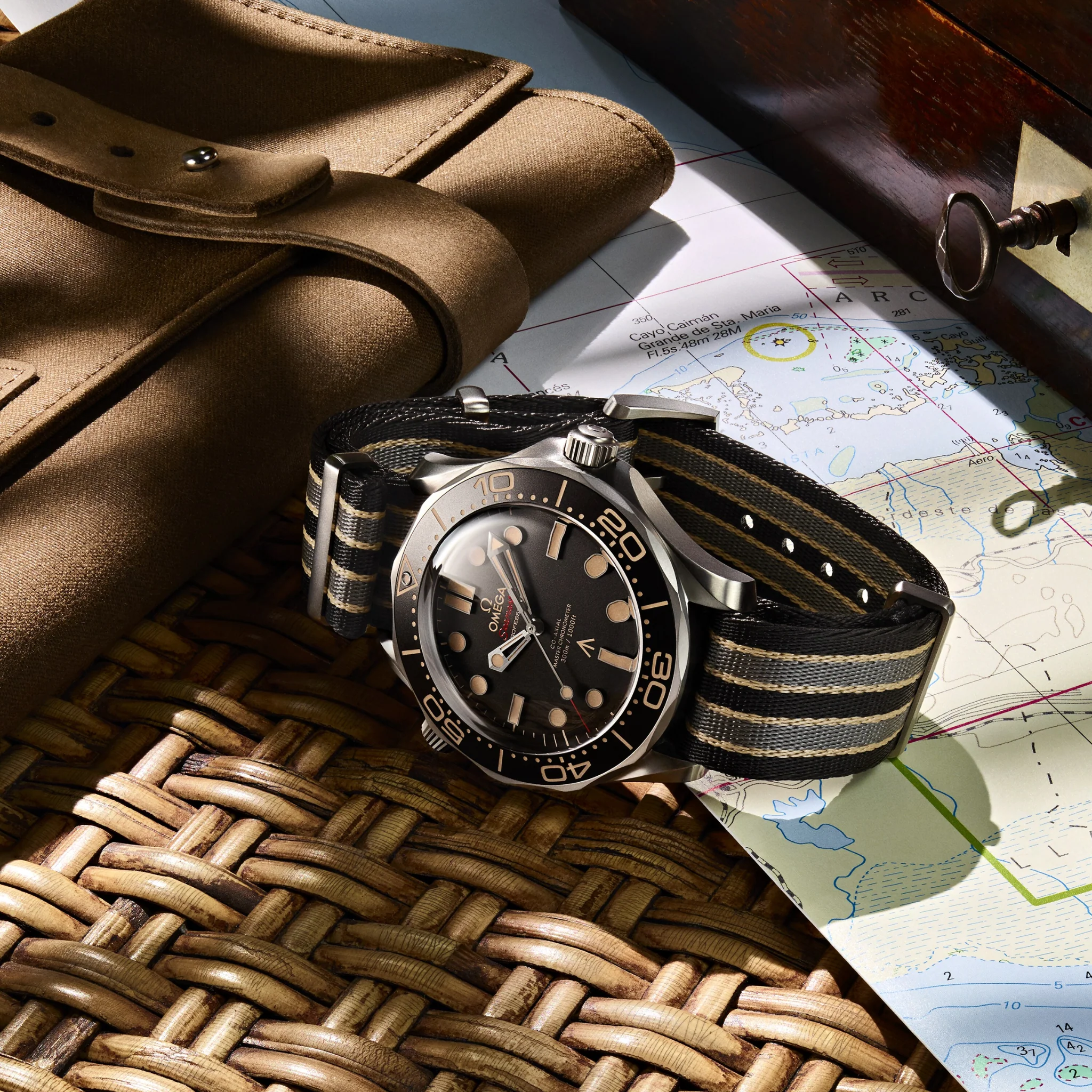 SEAMASTER DIVER 300M CO AXIAL MASTER CHRONOMETRE EDITION 007 - Image 3