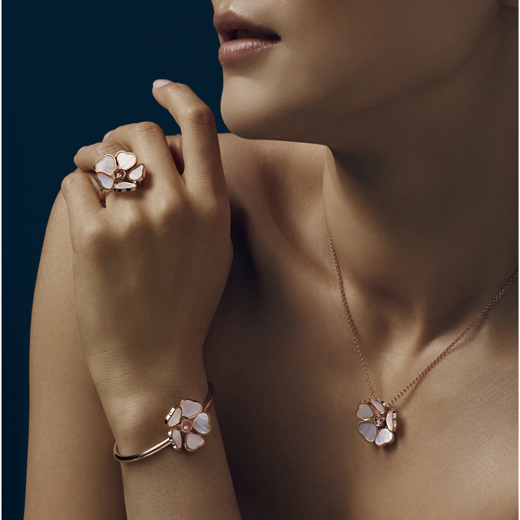 HAPPY HEARTS  FLOWERS CHAIN & PENDANT - Image 5