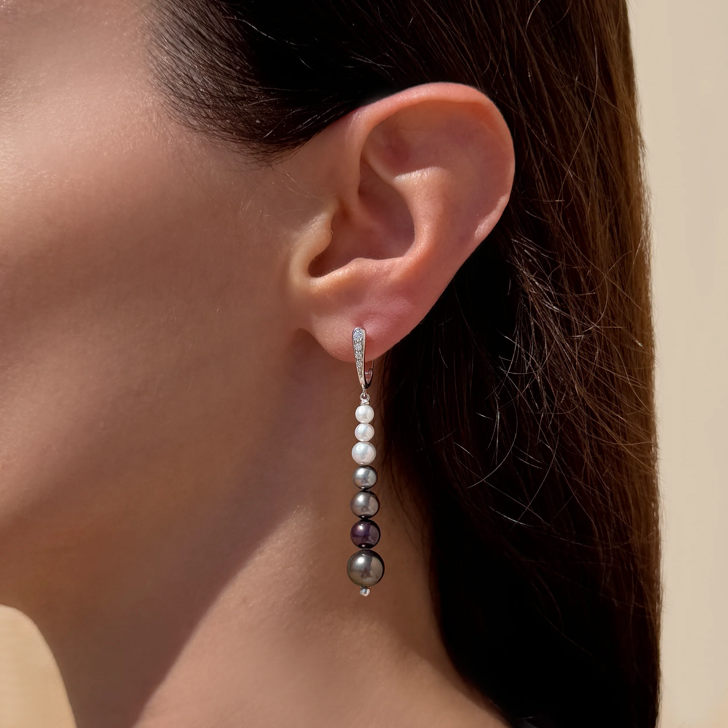 WHITE GOLD DROP EARRINGS - Image 4