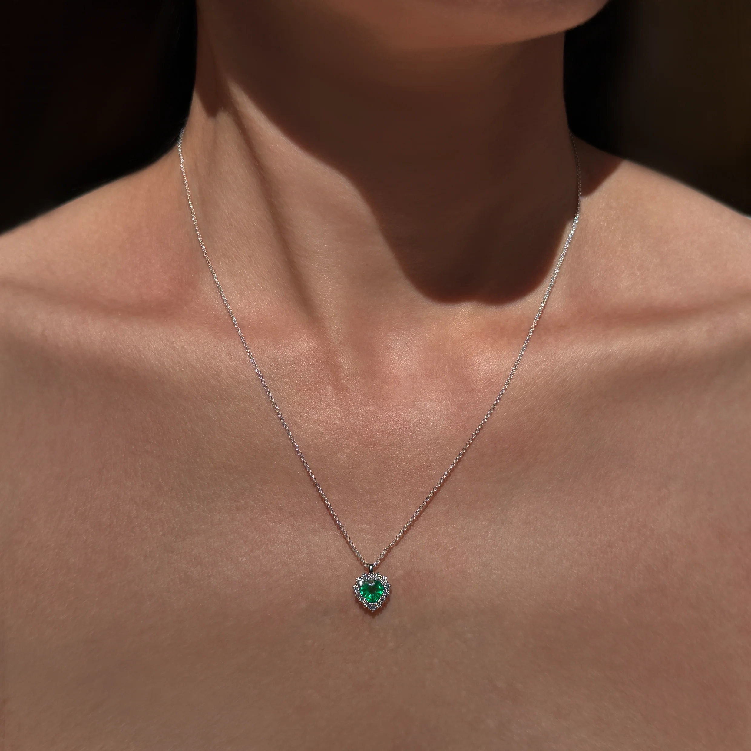 WHITE DIAMOND HALO NECKLACE - Image 5