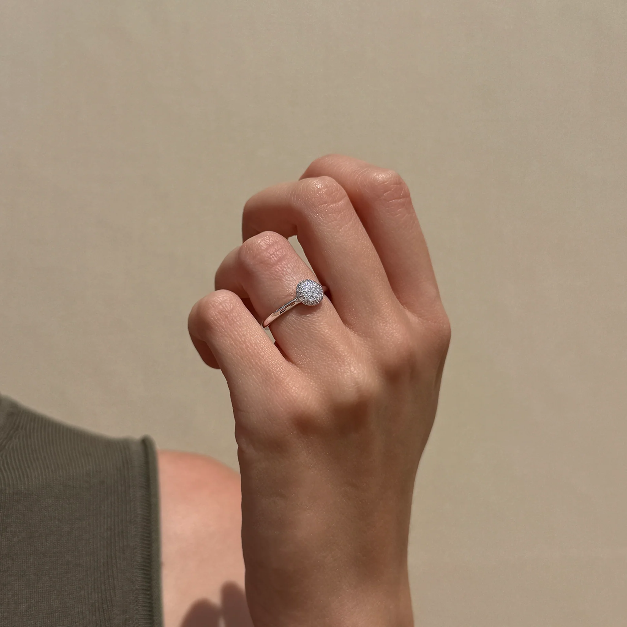 WHITE DIAMOND CLUSTER RING - Image 4