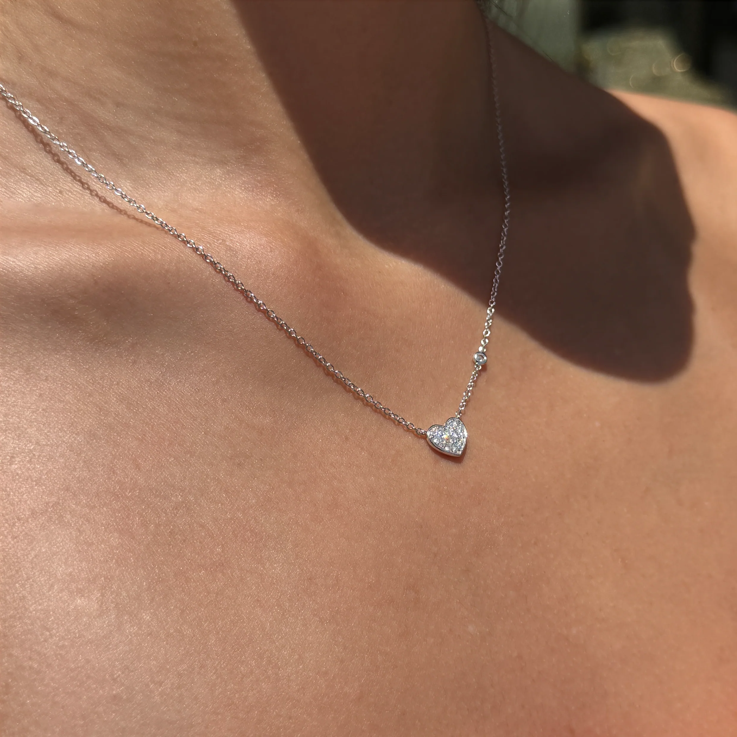 DIAMOND CLUSTER HEART NECKLACE - Image 5
