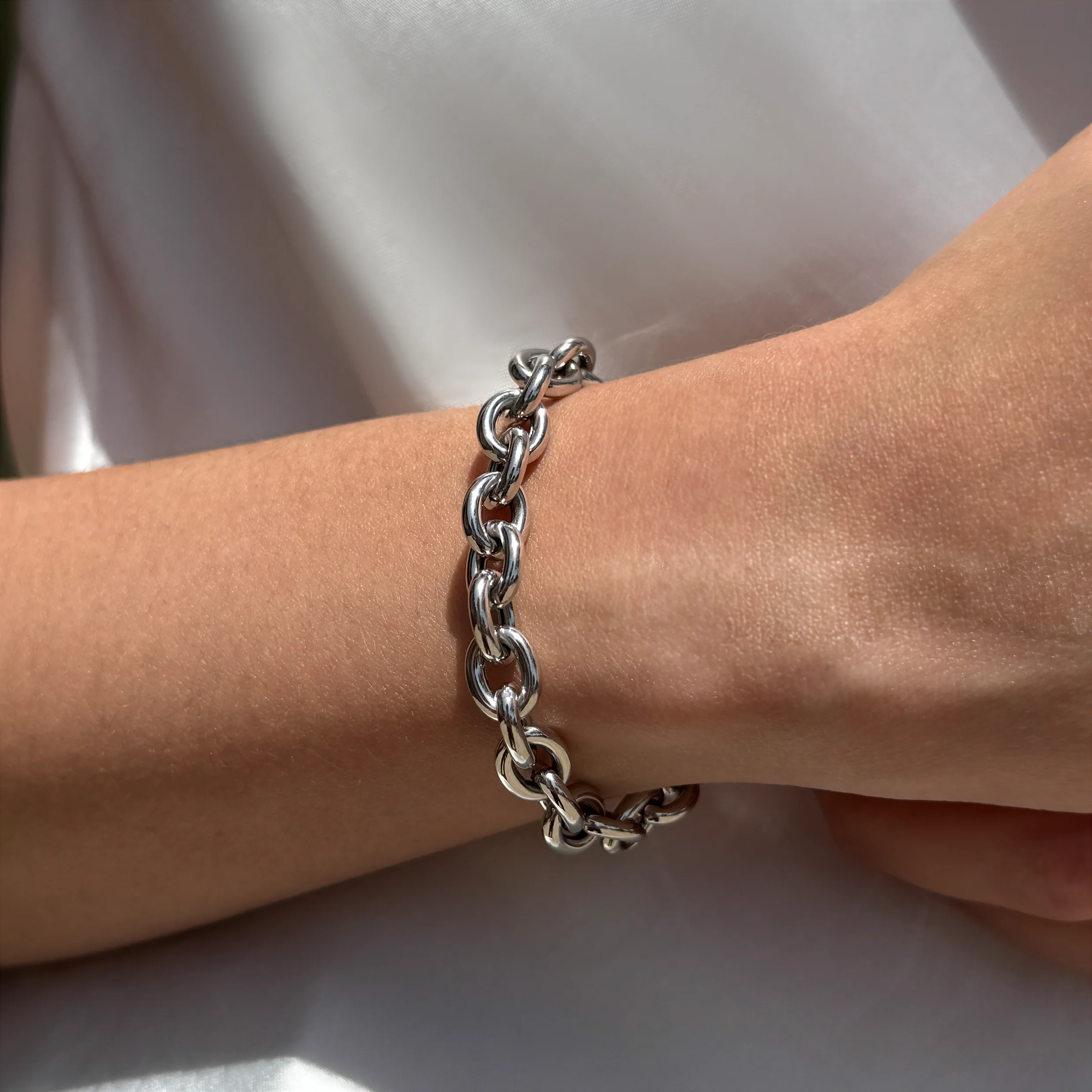 WHITE GOLD CHAIN BRACELET - Image 3