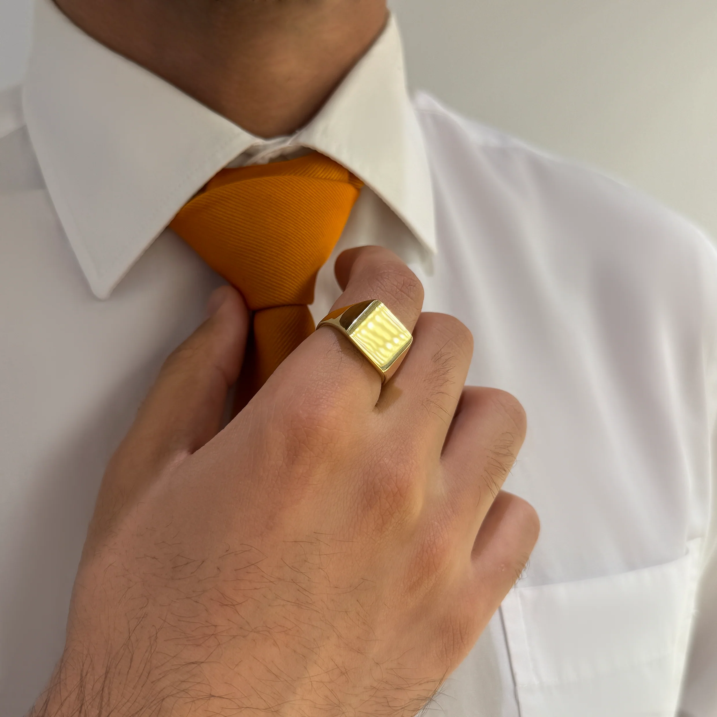YELLOW GOLD SIGNET RING - Image 4