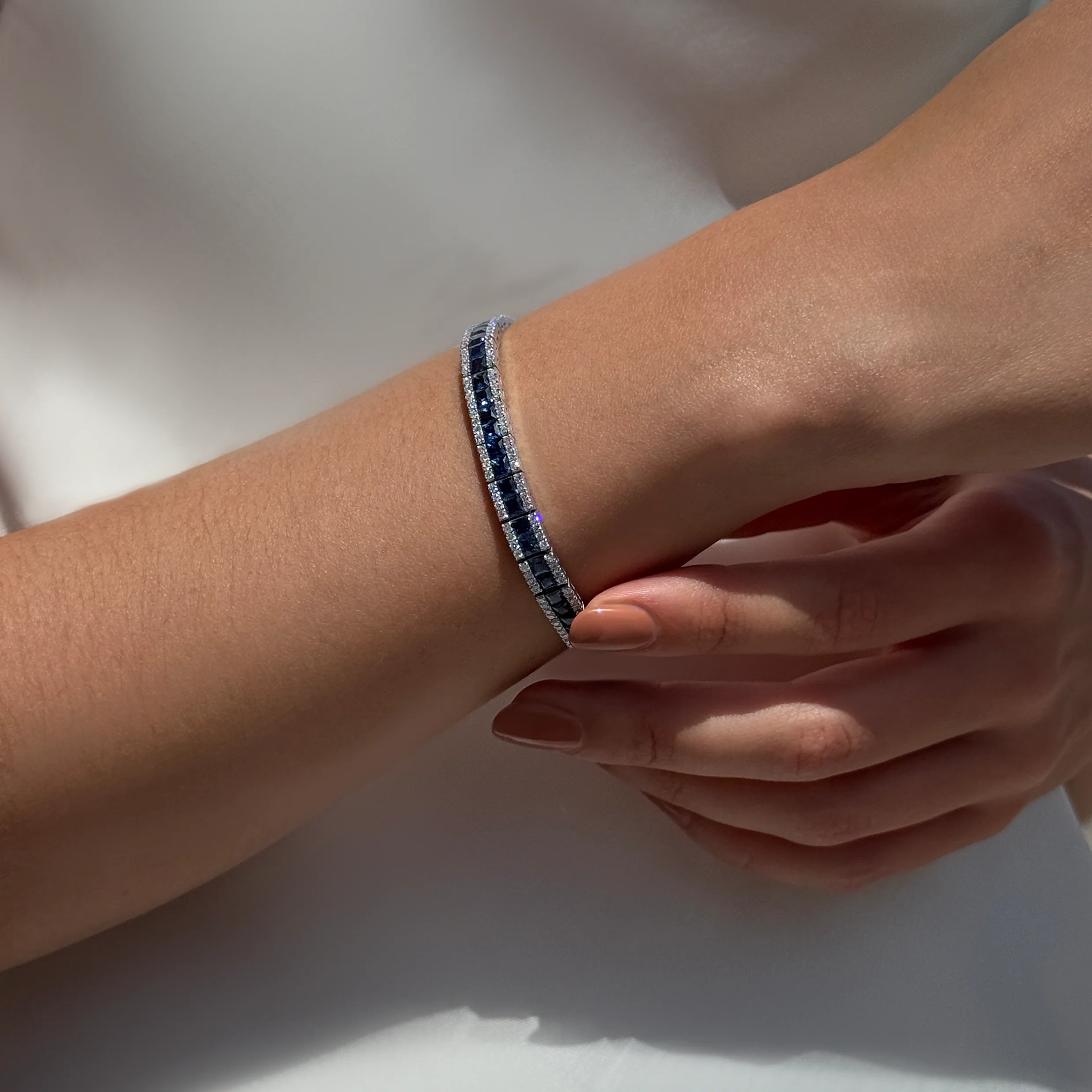 WHITE GOLD TENNIS BRACELET - Image 4