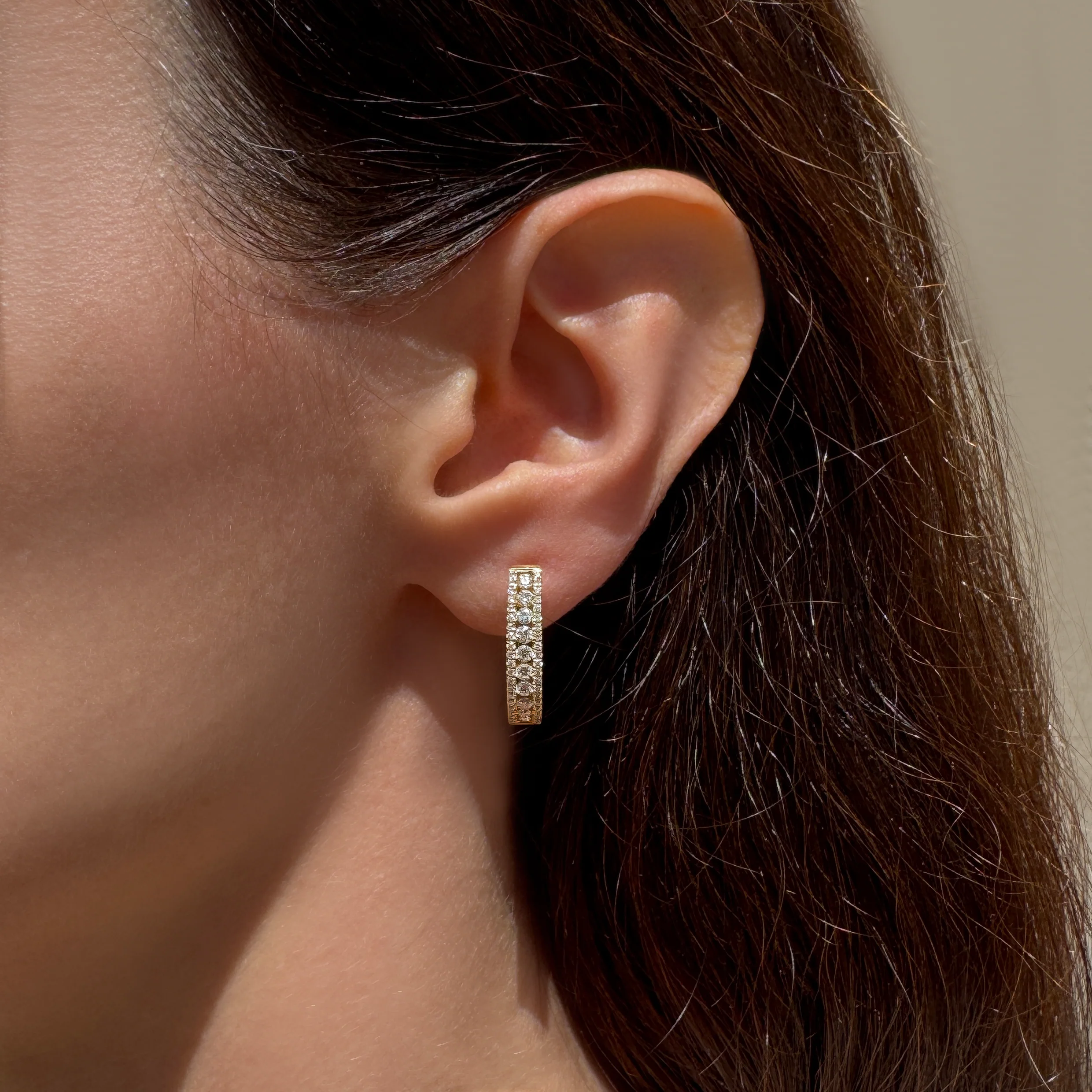 WHITE DIAMOND HOOP EARRINGS - Image 4