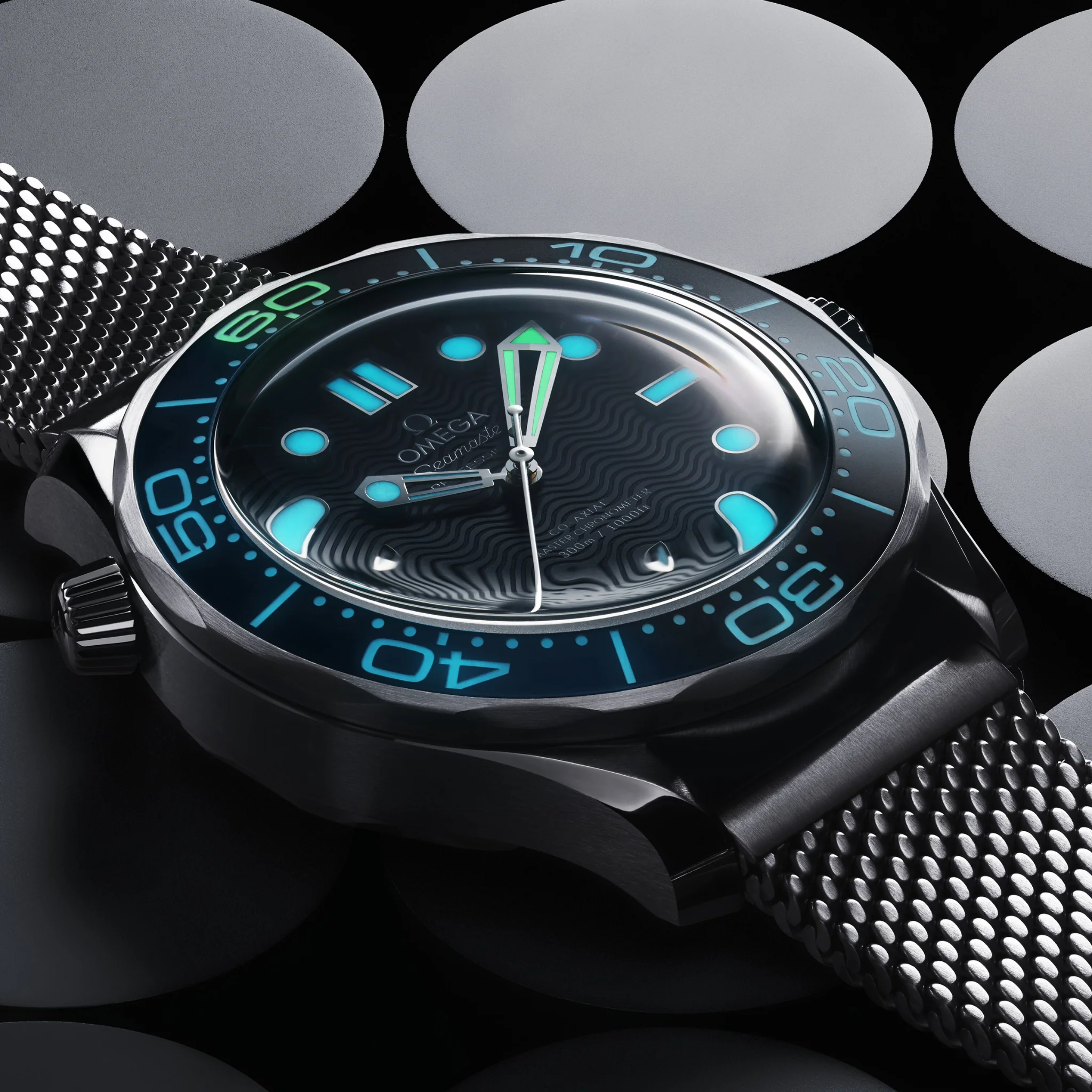 SEAMASTER DIVER 300M CO AXIAL CHRONOMETER JAMES BOND 60TH ANNIVERSARY - Image 5