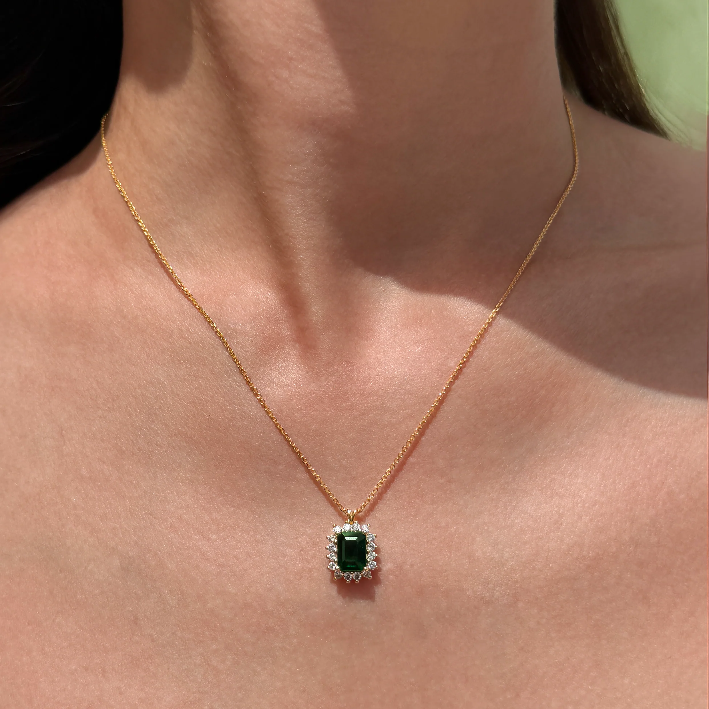 YELLOW GOLD HALO NECKLACE - Image 4