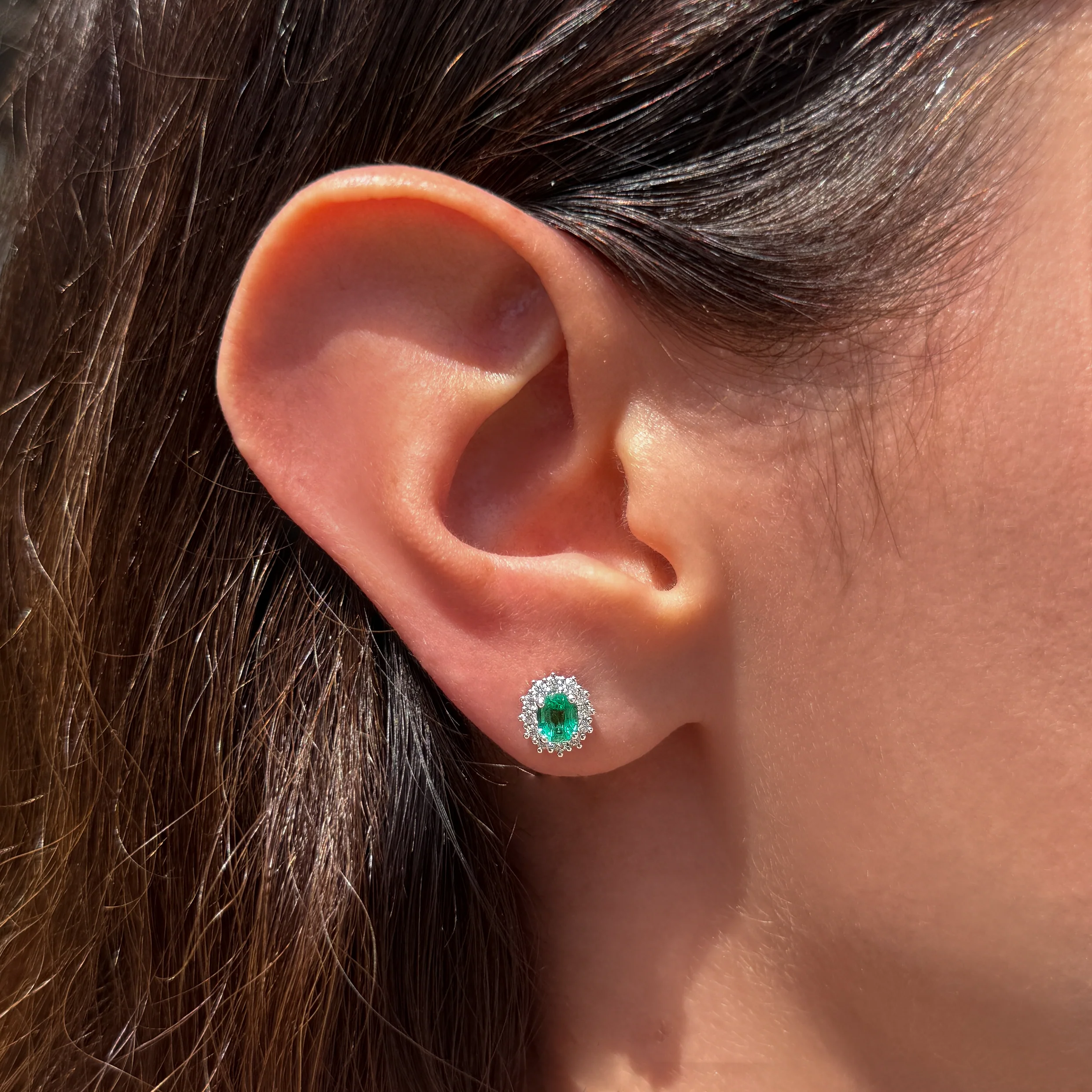 WHITE GOLD STUD EARRINGS - Image 4