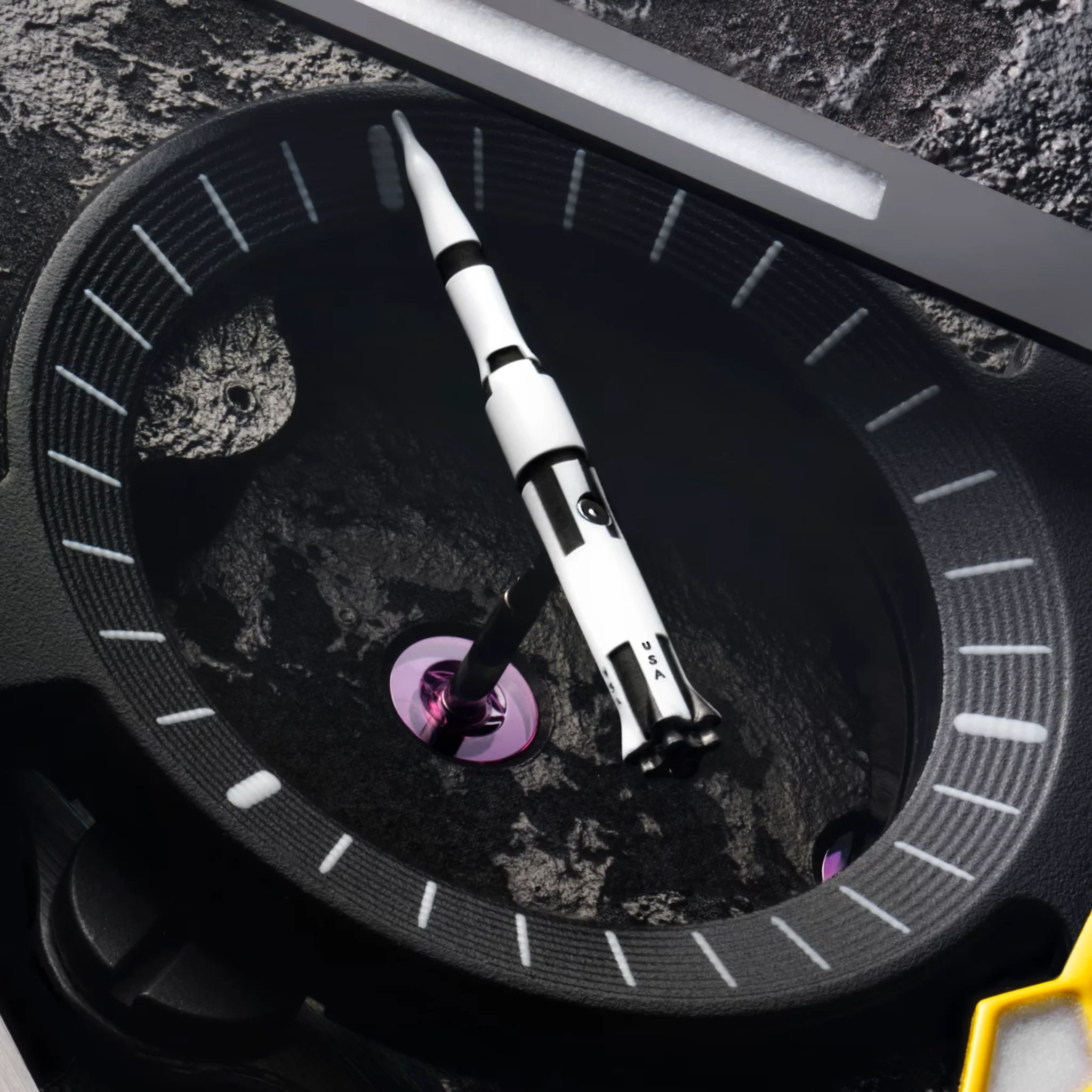 SPEEDMASTER DARK SIDE OF THE MOON - Image 3