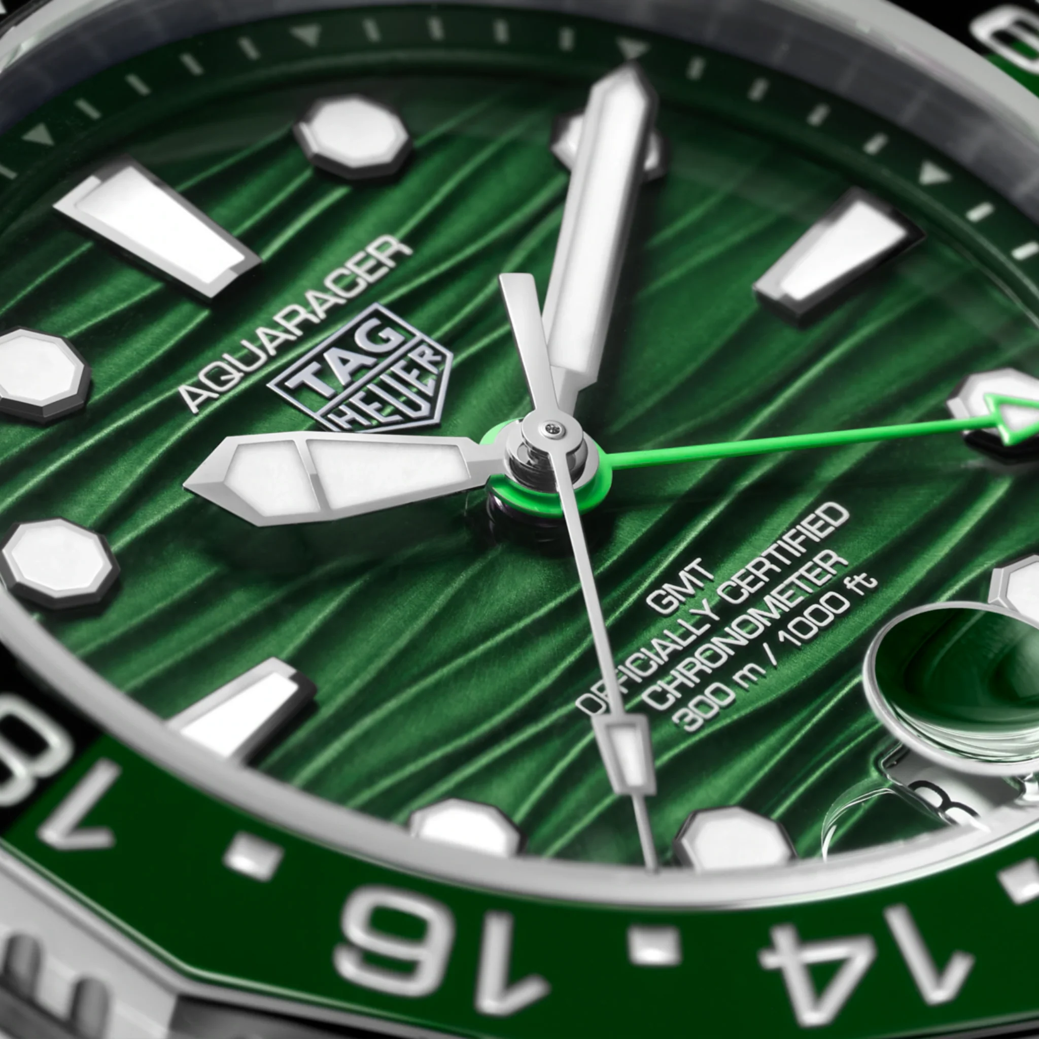 AQUARACER PROFESSIONAL 300 GMT - Image 2