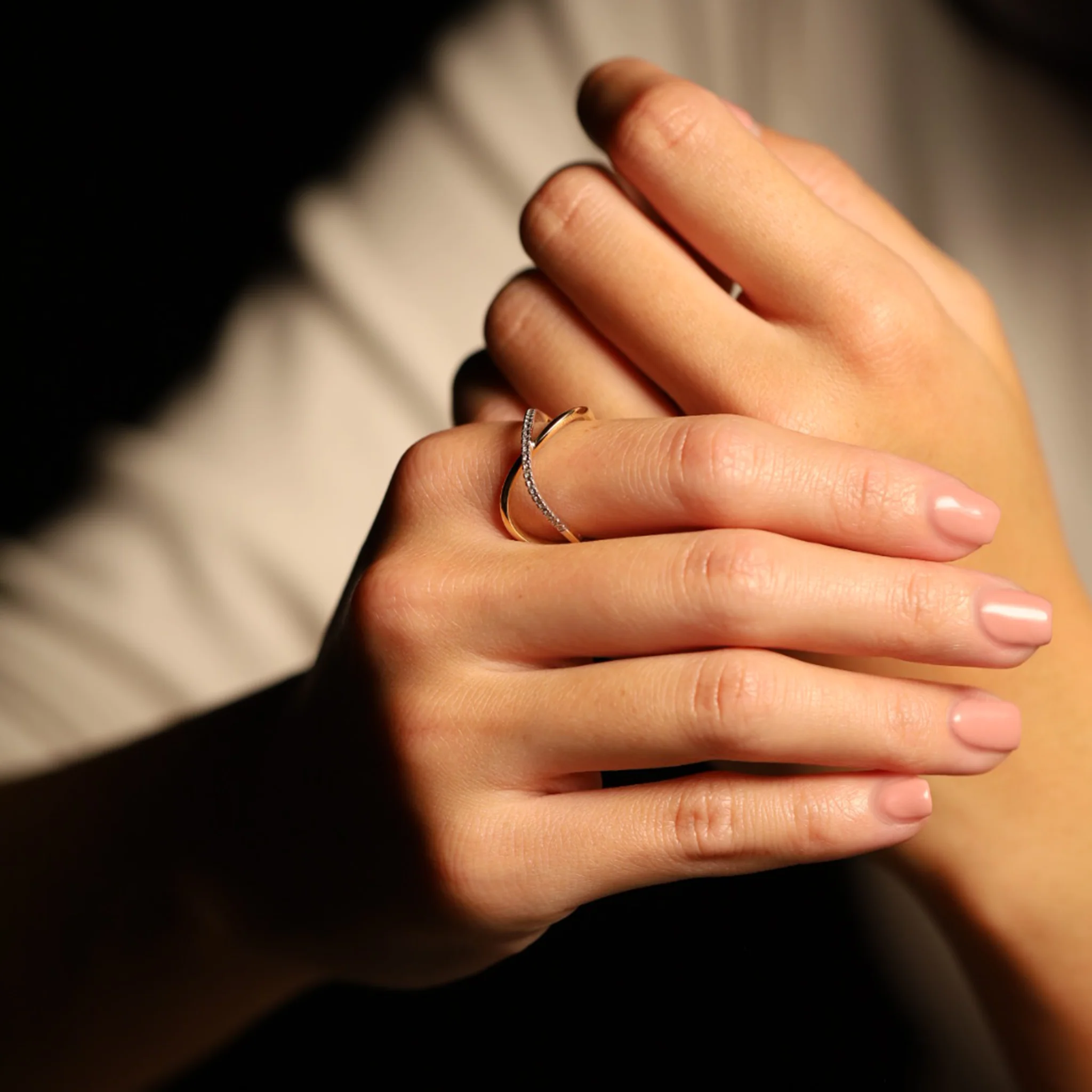 HALF ETERNITY TWIST RING - Image 2