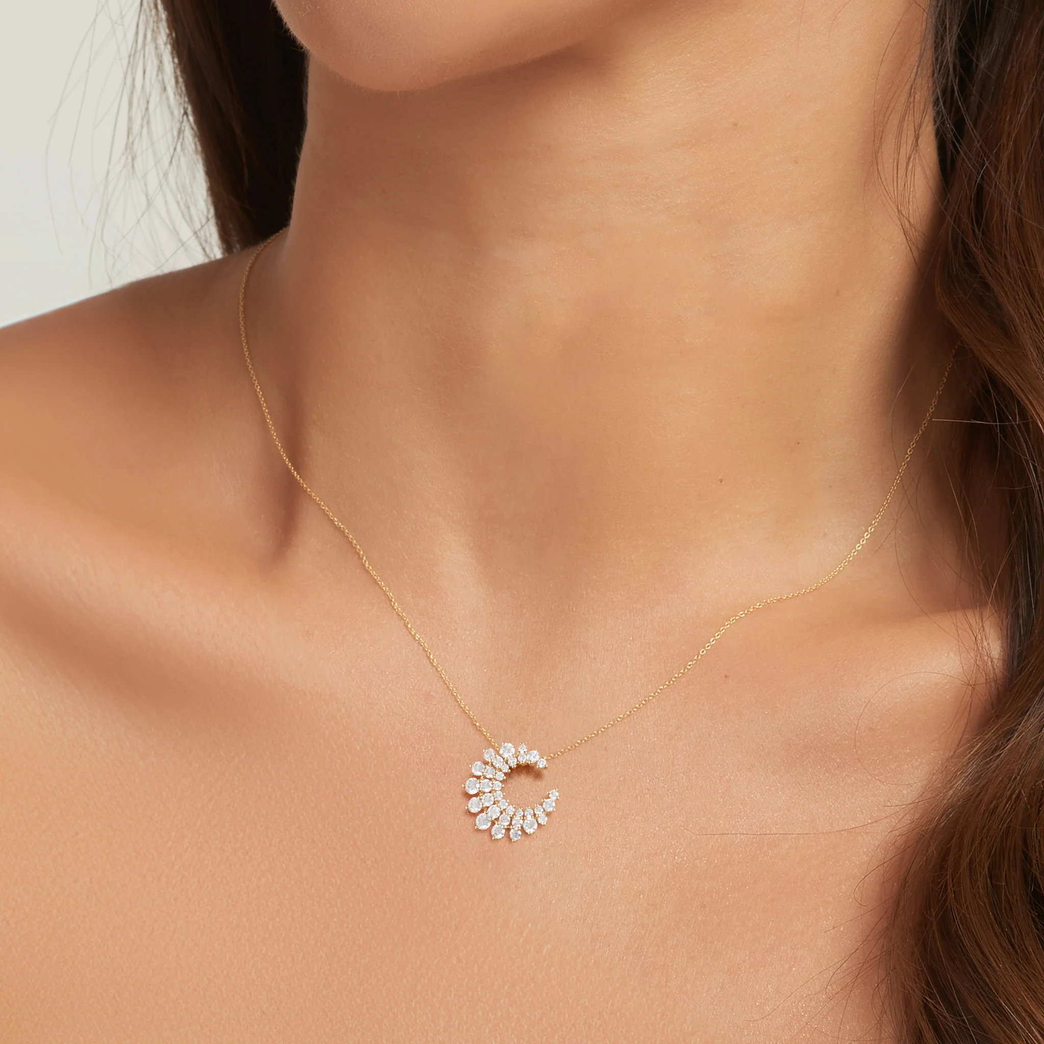 DIAMOND CLUSTER NECKLACE - Image 2