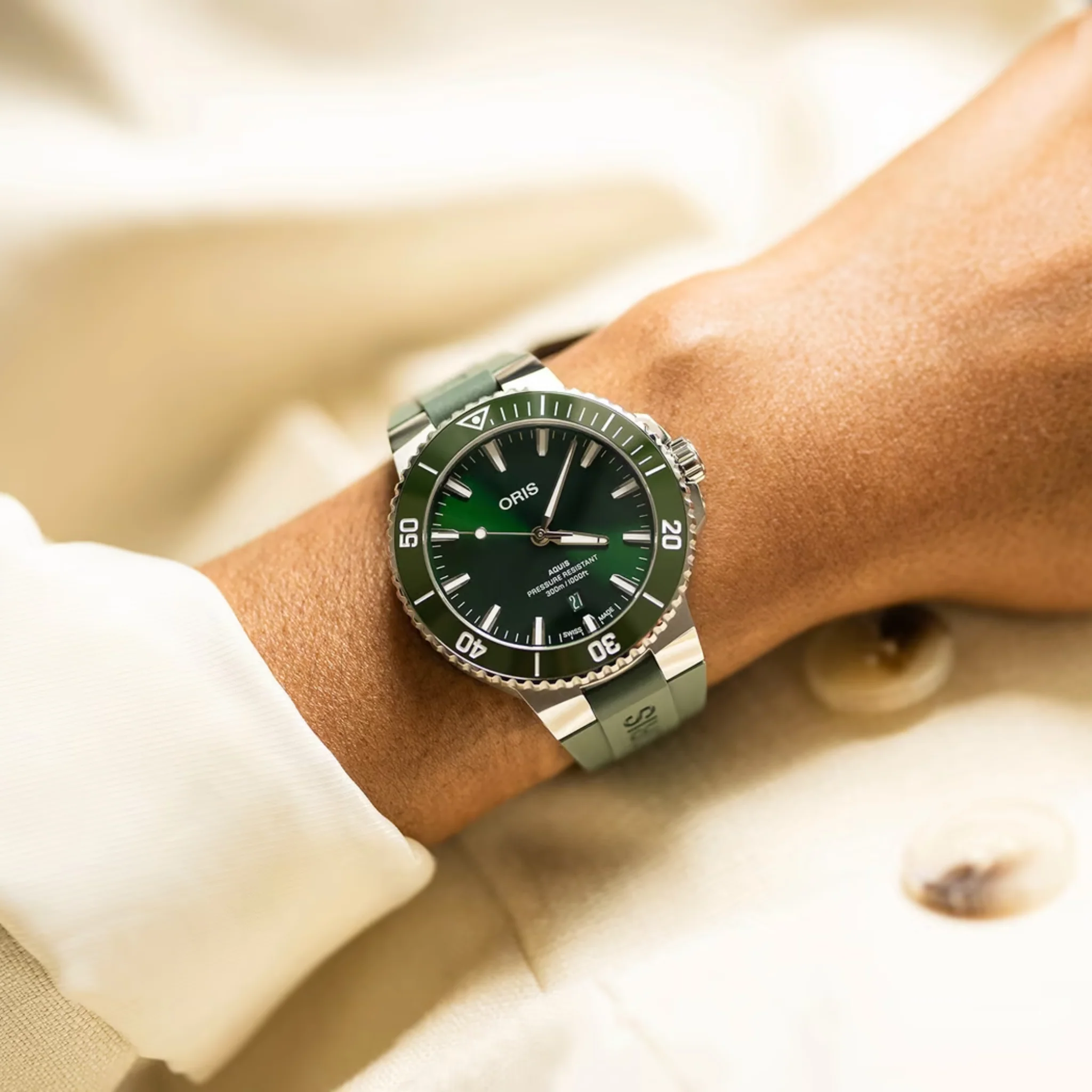 AQUIS DATE AUTOMATIC - Image 6