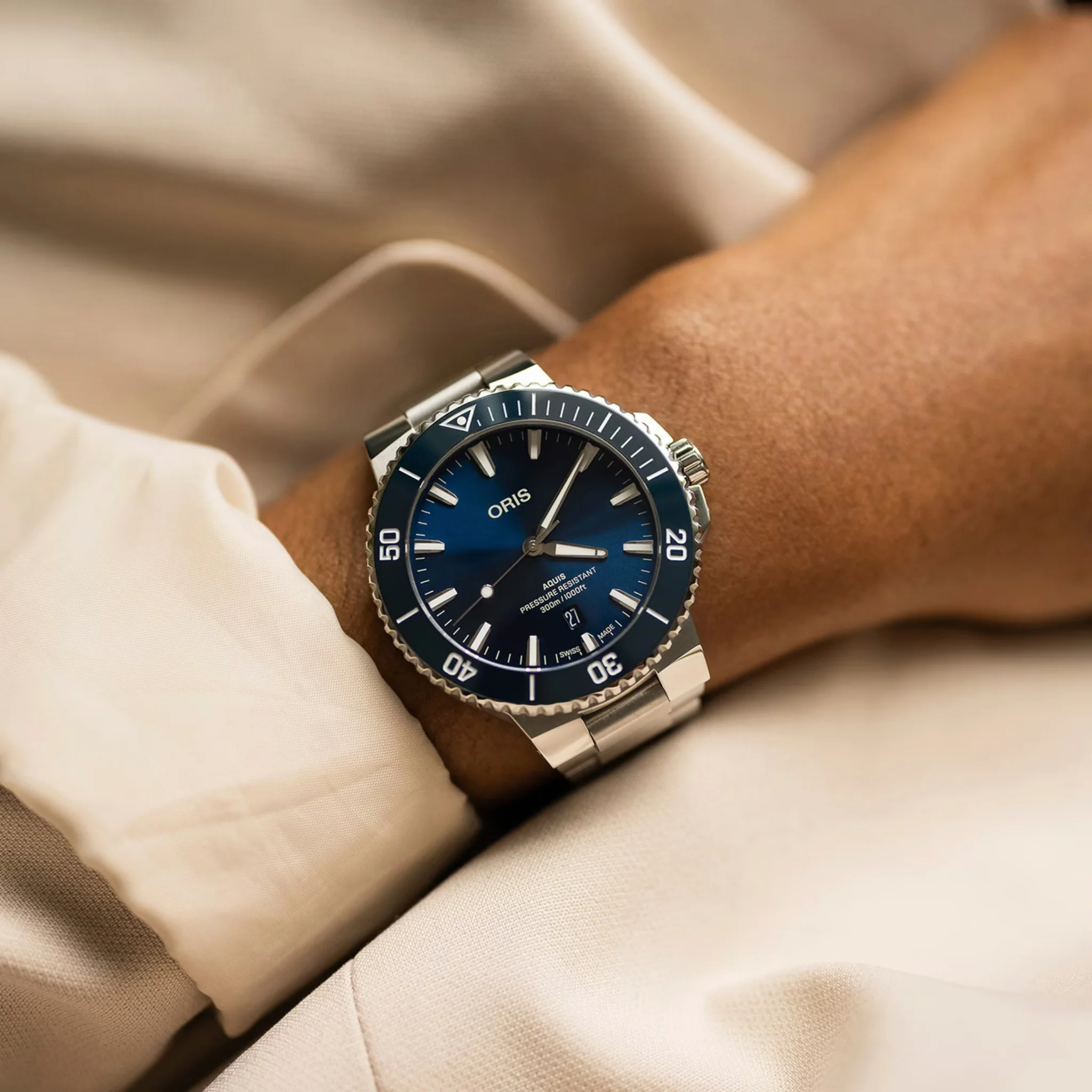 AQUIS DATE AUTOMATIC 43.5MM - Image 5